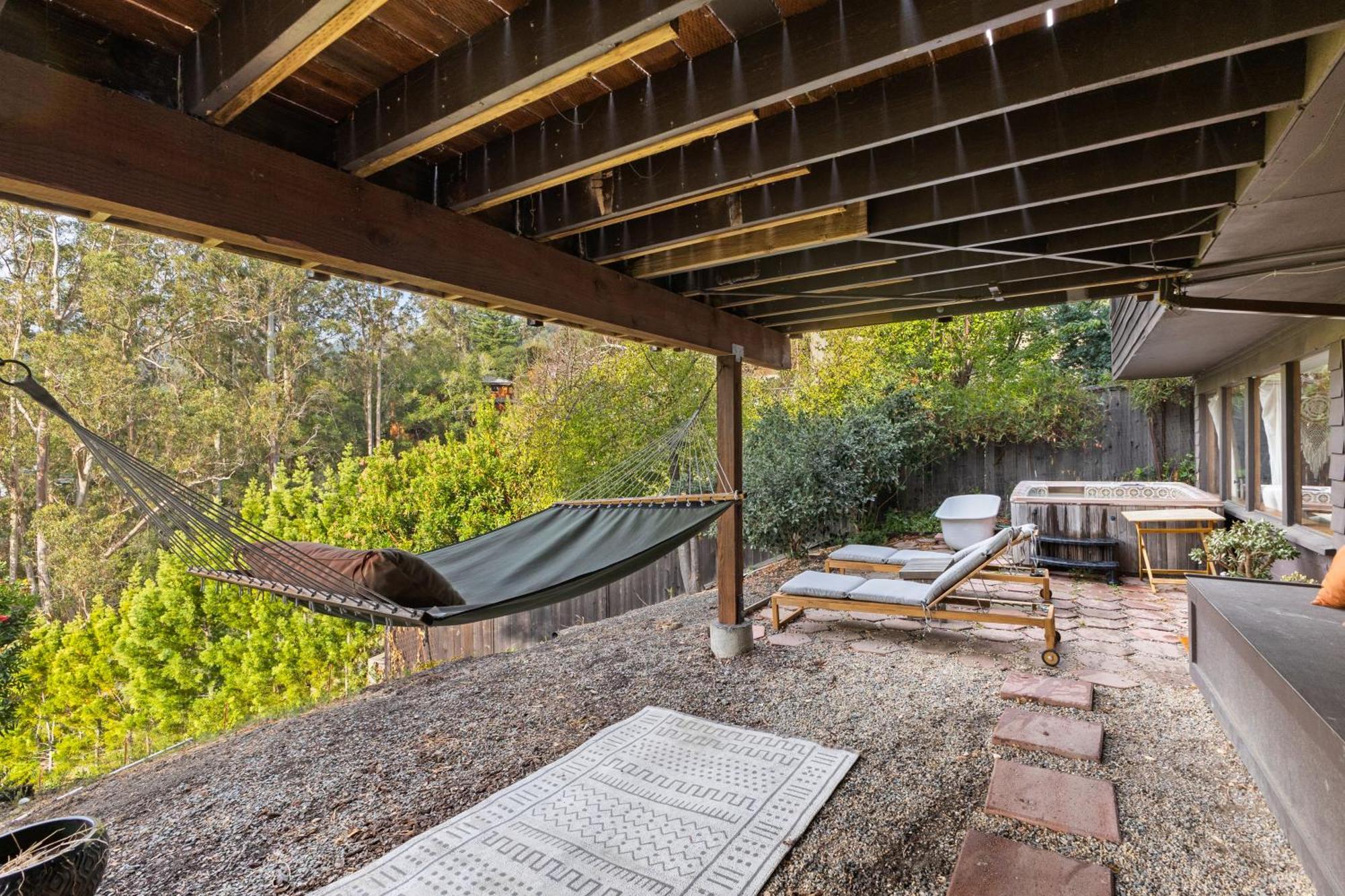 Enchanted Waterfall Sanctuary Mill Valley Exterior photo